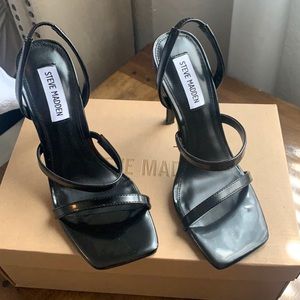 New in box Steve Madden “Grade” her in patent.